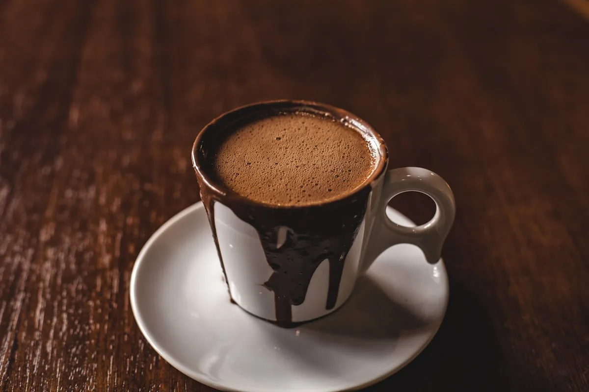 Chocolate Mexicano: Del Cacao Azteca al Chocolate Caliente Moderno